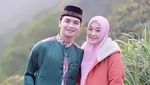 Adem, Kemesraan Putra Ustad Arifin Ilham dan Istri Mualafnya