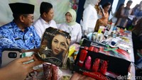 Barang ilegal yang dimusnahkan berupa kosmetik hingga obat-obatan.
