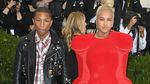 Busana Nyentrik di Met Gala 2017