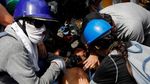 Demo Menuntut Presiden Venezuela Mundur Berujung Ricuh