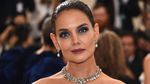 Pesona Katie Holmes Tak Memudar di Usia 38 Tahun