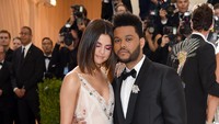 Keduanya selalu terlihat mesra hingga kabar transplantasi ginjal yang dilakukan Selena. Larry Busacca/Getty Images/detikFoto.