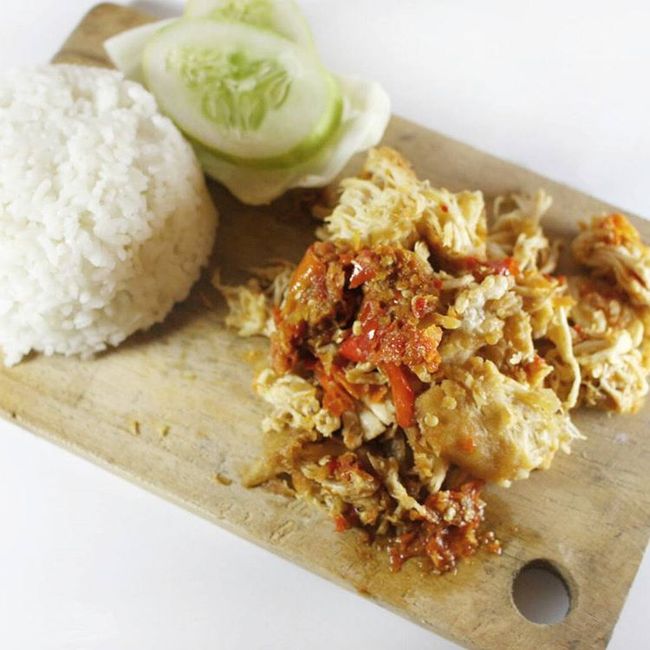 Huah Pedas Mantap Ayam  Berlumur Sambal Enak di 5 Tempat Ini