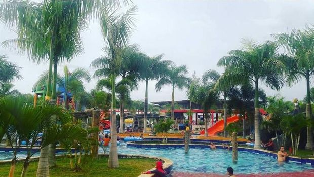 Kolam renang yang besar (kalawa_waterpark_pky/Instagram)