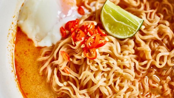 Mau Sarapan Mie Instan? Intip Dulu 12 Gaya Netizen Meracik Mie Instan Ini