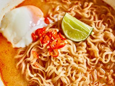 Mau Sarapan Mie Instan? Intip Dulu 12 Gaya Netizen Meracik Mie Instan Ini