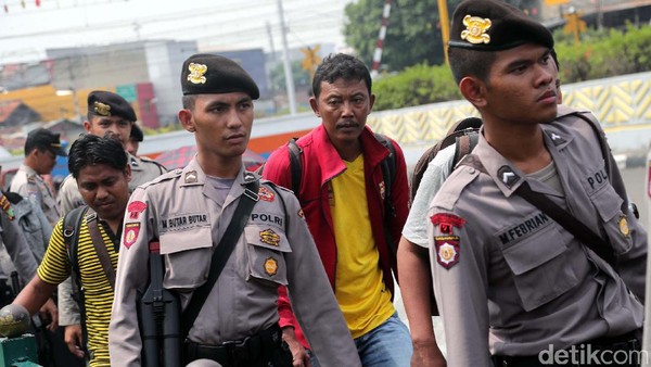 Mencari Preman, Memberantas Kejahatan