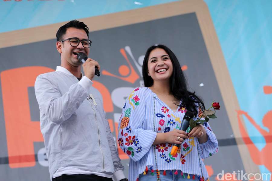 Seksinya Wulan Guritno-Shaloom di Lombok, Raline Shah 