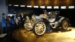 Melihat Koleksi Museum Mercedez Benz