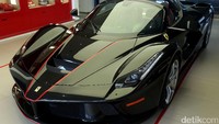 LaFerrari Aperta terparkir di showroom Ferrari, Jalan Fatmawati, Jakarta Selatan, Rabu (3/5/2017).