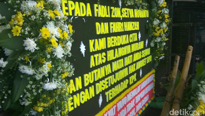 Disindir Lewat Bunga, Fahri: Ini Kelanjutan Perang di Medsos