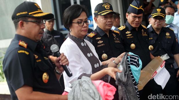 Sri Mulyani Gagalkan Penyelundupan Tekstil