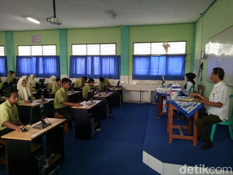 Pengaktifan Token Terlambat, UNBK di Lamongan Terlambat 30 Menit Pengaktifan Token Terlambat, UNBK di Lamongan Terlambat 30 Menit