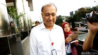 Sebelumnya, dalam persidangan tindak pidana korupsi (tipikor) 6 April lalu, tersangka korupsi e-KTP Irman sempat menyebut bahwa Markus menerima suntikan dana Rp 4,4 miliar yang disampaikan lewat Sugiharto. Namun Markus membantah hal ini.
