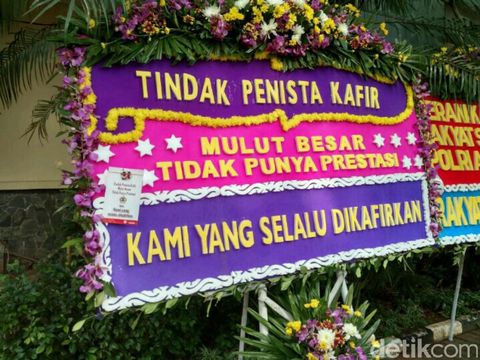 Polda Metro Juga Kebanjiran Karangan Bunga, Minta Polisi Jaga NKRI