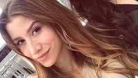 Pujian atas kecantikan Raline dan Millane pun membanjiri kolom komentar pada foto tersebut. (Dok. Instagram/millanefernandez)