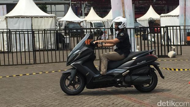 Kymco Downtown 250i
