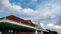 Tim JAT di atas Keraton Ngayogyakarta Hadiningrat. Markas dari tim JAT memang di Lanud Adisucipto, Yogyakarta. Foto: (Dok. Iwan Iswanto)