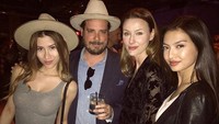 Raline Shah dan Millane Fernandez tampak asik menikmati malam bersama sahabatnya tersebut. (Dok. Instagram/millanefernandez)