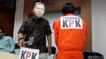 Aksi Teatrikal Penjarakan Fahri Hamzah