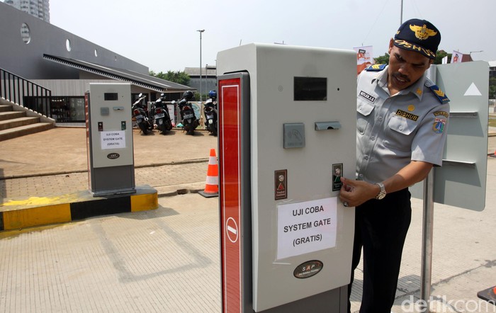 Dishub DKI Mulai Berlakukan Sistem Gerbang Parkir di Kalijodo