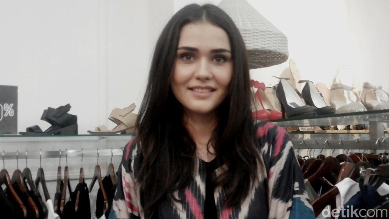 Lama Tinggal di Indonesia, Senk Lotta Doyan Makan Sambal Pete