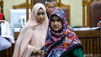 Jaksa hari ini meminta keterangan dari empat orang saksi. Dua diantaranya merupakan artis.