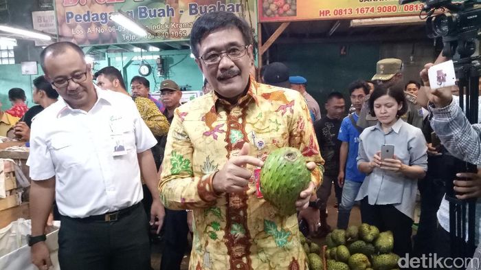 Cek Harga Pangan Jelang Puasa, Djarot Blusukan ke Pasar 