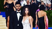 Abel The Weeknd tampak selalu lengket dengan Selena Gomez, terlihat dari foto yang diunggahnya. (Dok. Instagram/theweeknd)