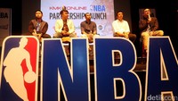Kehadiran Menpora menandakan bahwa pemerintah memberikan apresiasi atas upaya semua pihak dalam ikut mendorong majunya olahraga basket di Indonesia.