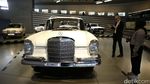 Melihat Koleksi Museum Mercedez Benz