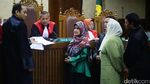 Dua Artis Ini Bersaksi di Sidang Siti Fadilah