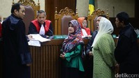 Cici Tegal mengaku sudah kenal lama dengan Siti Fadilah.