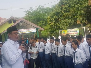 Kunjungi MTsN di Serang, Menag Beri Motivasi Jelang UN