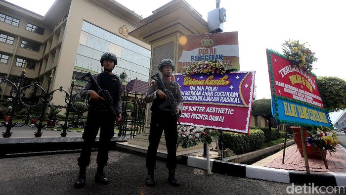 Polri: Kami Seleksi, Tidak Semua Karangan Bunga Kita Pajang