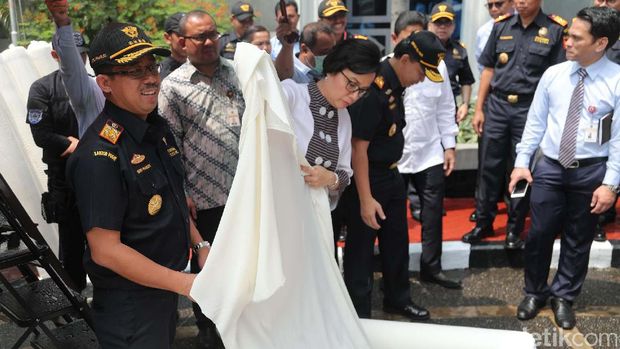 Menkeu Sri Mulyani cek tekstil selundupan