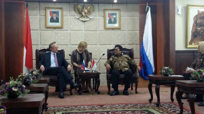 Dubes Rusia Temui Ketua DPD, Bahas Kerja Sama Energi Termasuk Nuklir Dubes Rusia Temui Ketua DPD, Bahas Kerja Sama Energi Termasuk Nuklir
