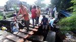Perbaikan Jembatan Kali Krukut Depok