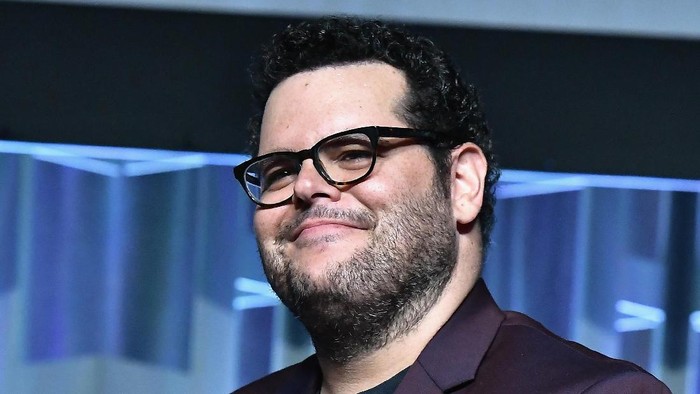 ORLANDO, FL - APRIL 14:  Josh Gad  attends the Star Wars Celebration day 02  on April 14, 2017 in Orlando, Florida.  (Photo by Gustavo Caballero/Getty Images)