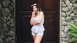 Yuk, Intip Foto Liburan Wulan Guritno dan Shaloom Razade di Lombok!