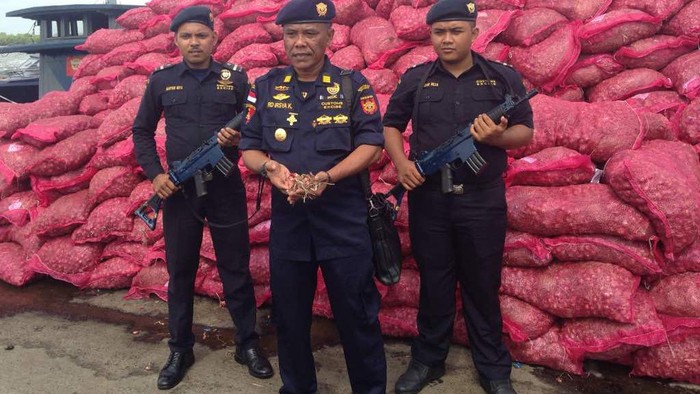 Selain Tekstil, Bea Cukai Bongkar Bawang Selundupan dari Malaysia