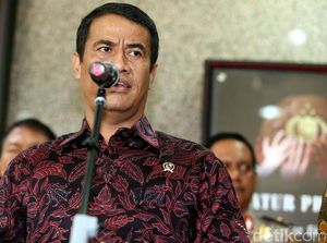 Menyamar Jadi Pembeli, Mentan Sidak Pasar di Surabaya