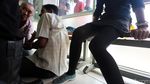 Perempuan Ini Gagalkan Aksi Copet di Kopaja P19