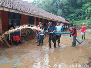 Terdampak Banjir Bandang, KBM 2 SD di Magelang Digabungkan
