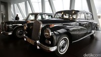 Mercedes-Benz Museum adalah sebuah museum ikonik yang menampilkan perkembangan industri otomotif di Jerman, utamanya meliputi sejarah Mercedes-Benz serta merek-merek terkait lainnya, termasuk Bosch.