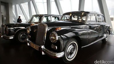 Melihat Koleksi Museum Mercedez Benz