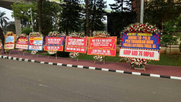 Fenomena Wisata Bunga Ahok Juga Menular di Mabes Polri