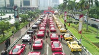 Pengguna mobil Ferrari berkumpul di Senayan City, Jakarta, dalam rangka perayaan ultah Ferrari pada Minggu 21 April 2017 lalu. Foto: Ferrari