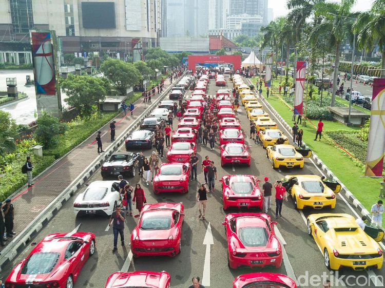 Ketika Ferrari Kuasai Jalanan Ibukota