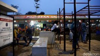 Lokasinya berdekatan dengan taman bermain anak, membuatnya terlihat sangat nyaman.